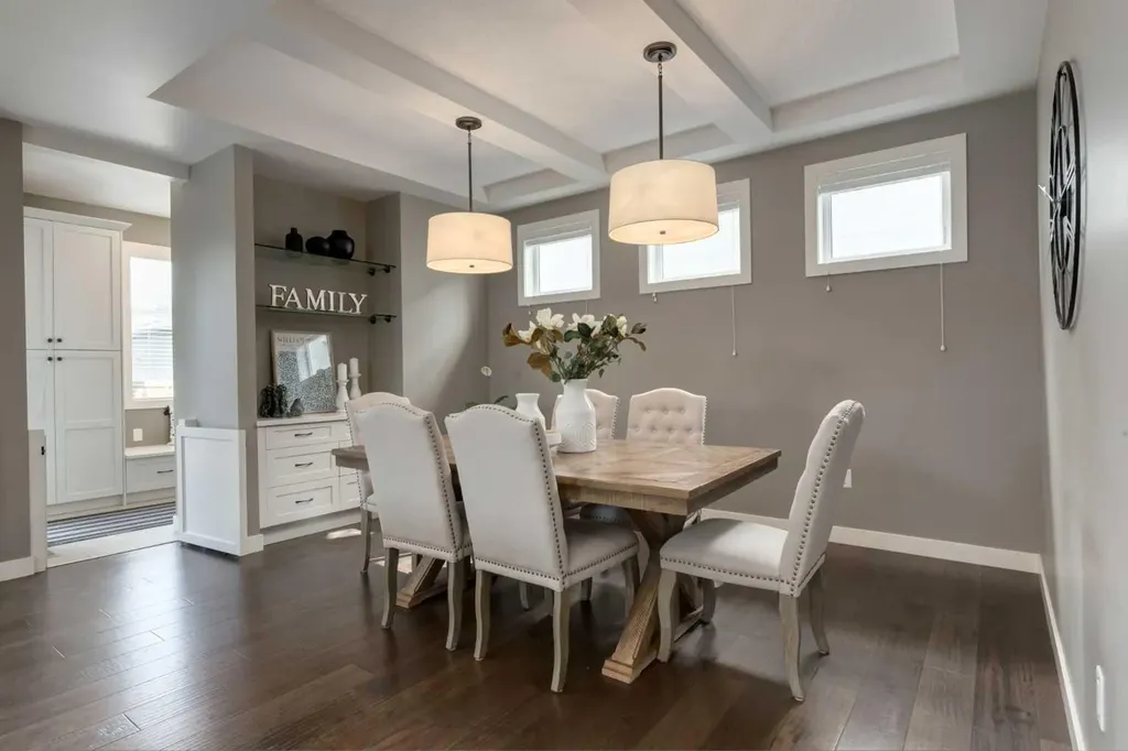 428 21 Avenue NE Calgary AB T2E 1S6