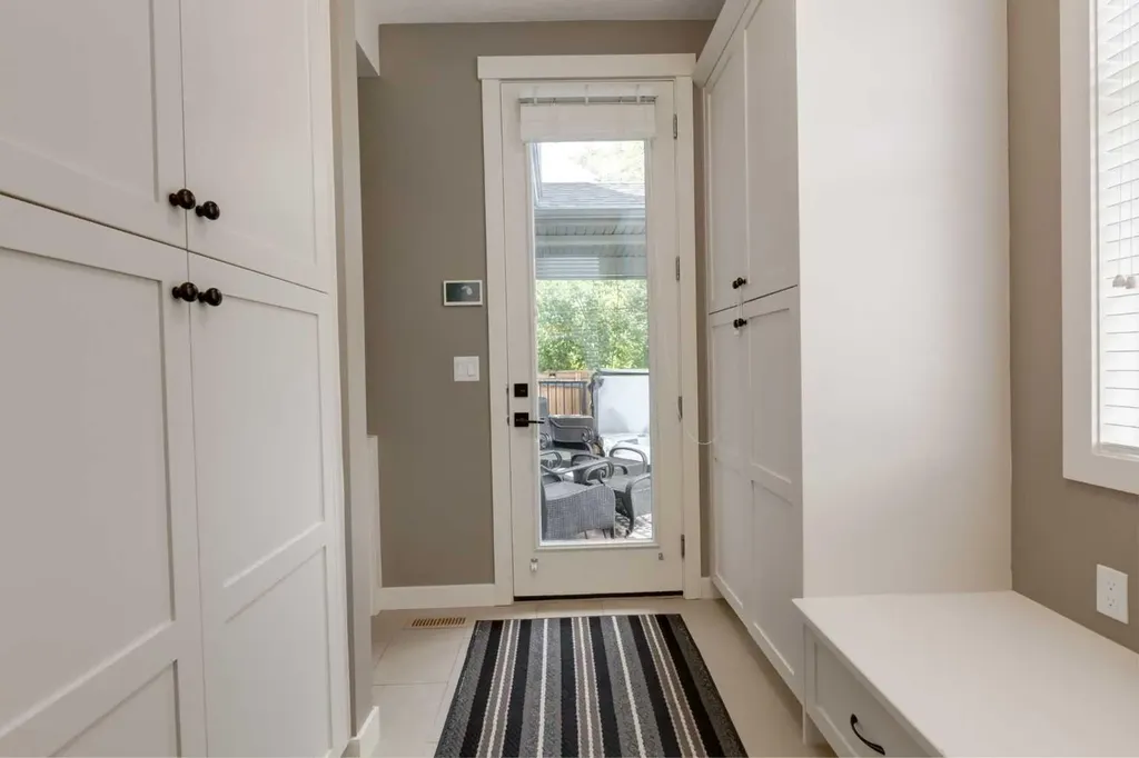 428 21 Avenue NE Calgary AB T2E 1S6