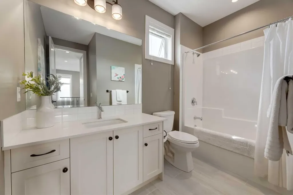 428 21 Avenue NE Calgary AB T2E 1S6