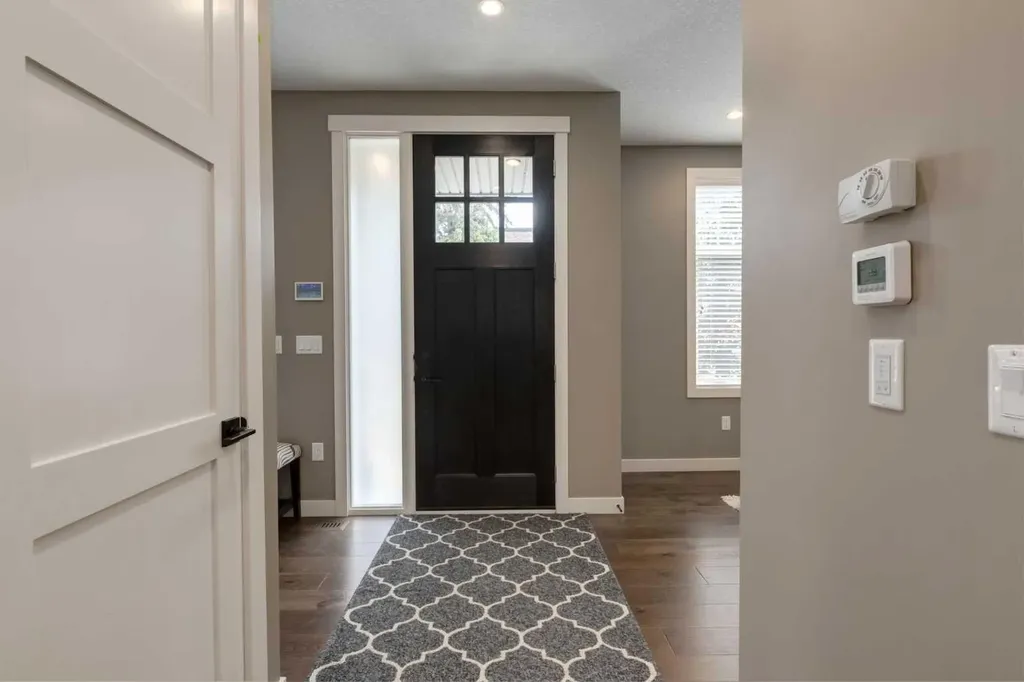428 21 Avenue NE Calgary AB T2E 1S6