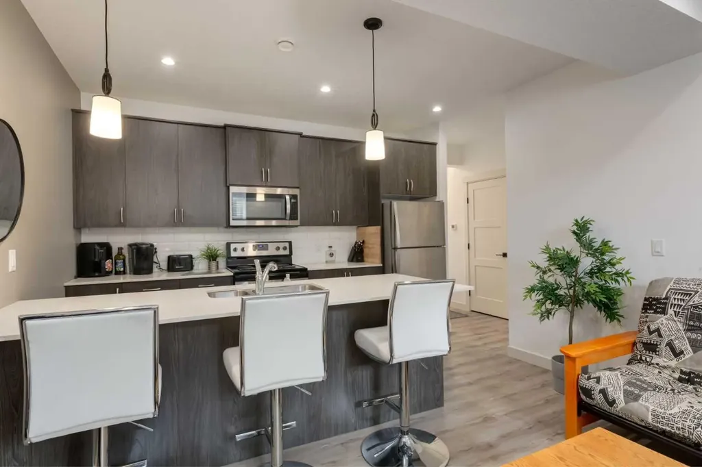 428 21 Avenue NE Calgary AB T2E 1S6