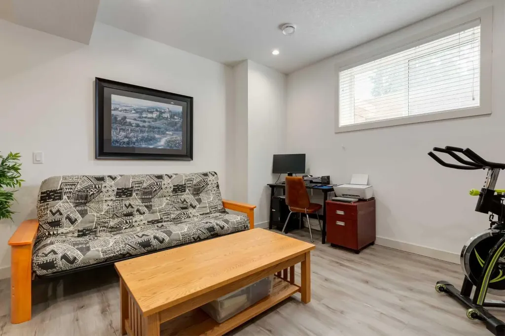 428 21 Avenue NE Calgary AB T2E 1S6