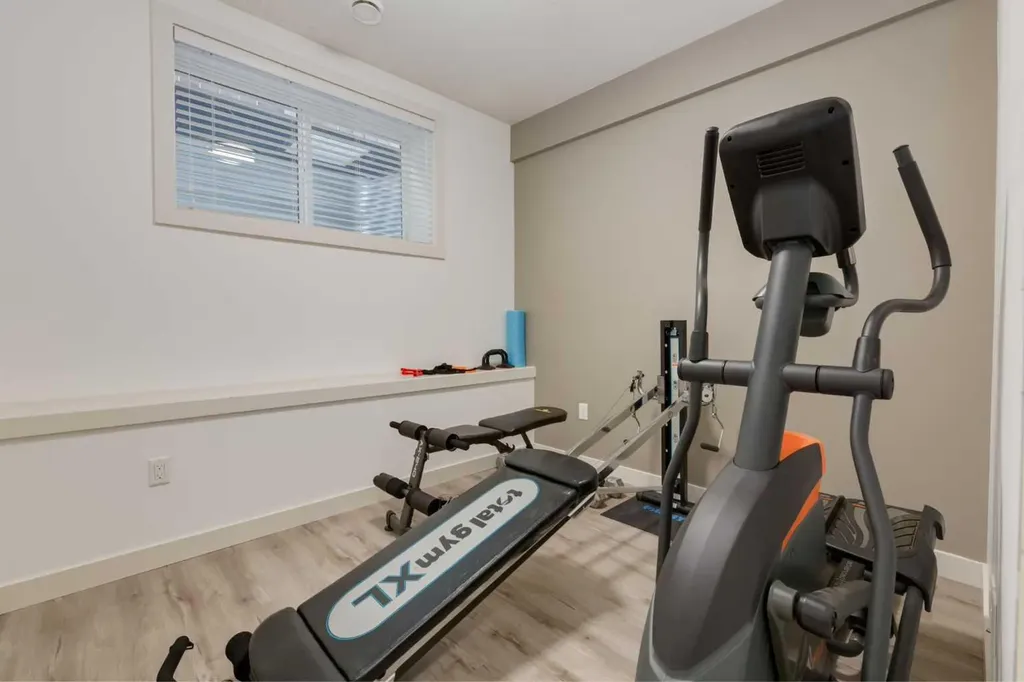 428 21 Avenue NE Calgary AB T2E 1S6