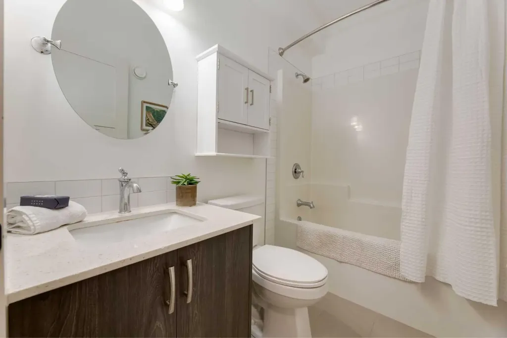 428 21 Avenue NE Calgary AB T2E 1S6
