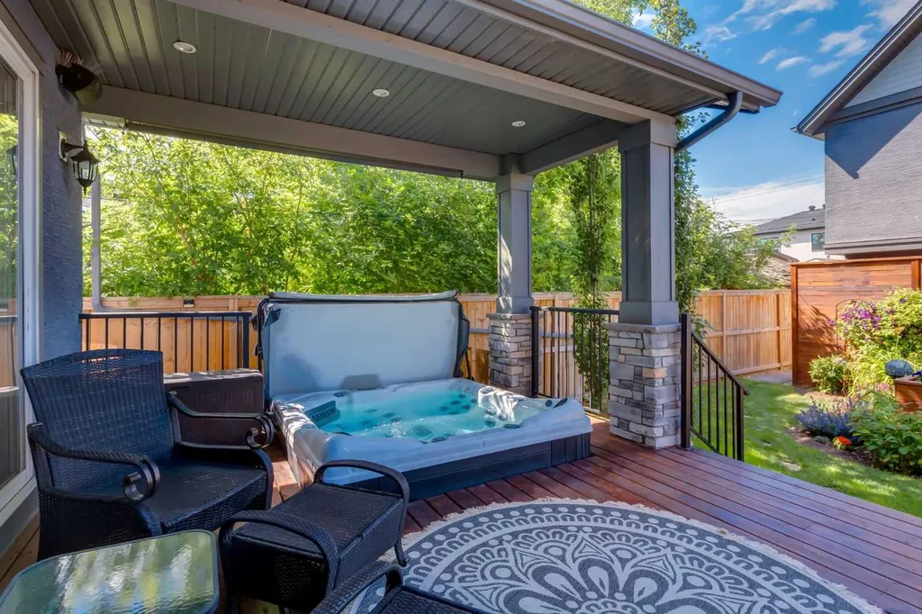 428 21 Avenue NE Calgary AB T2E 1S6