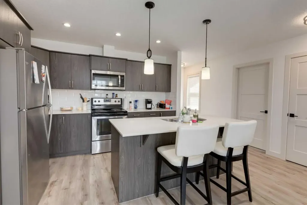 428 21 Avenue NE Calgary AB T2E 1S6