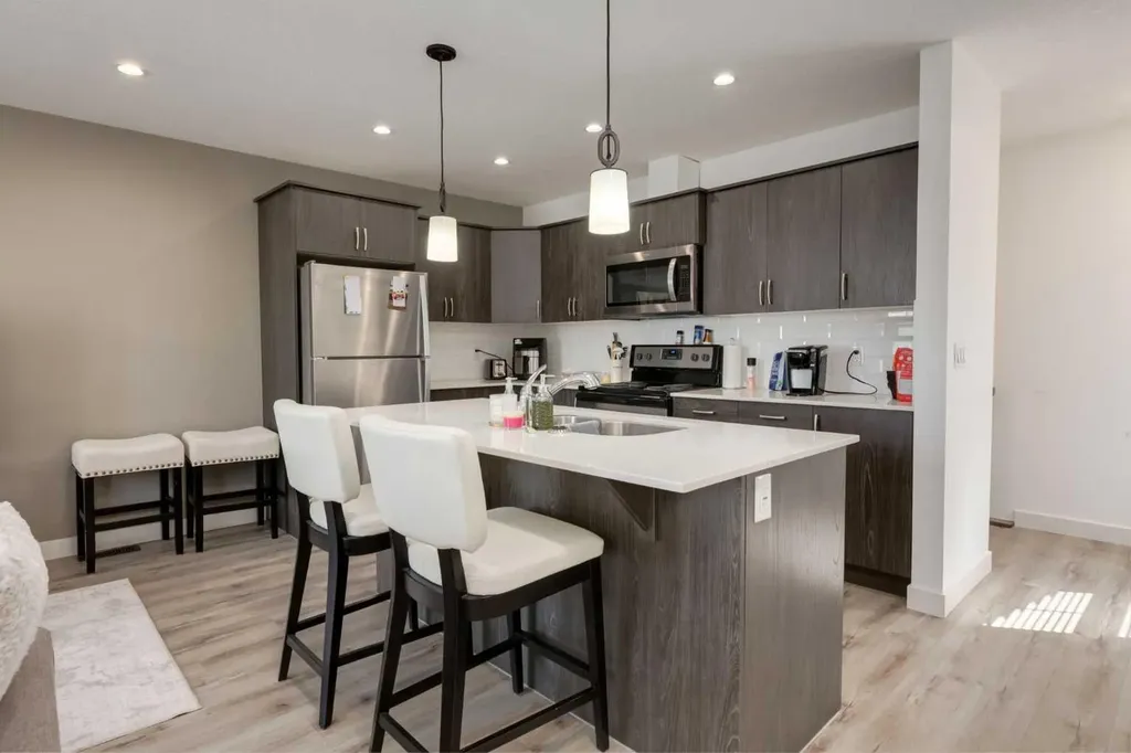 428 21 Avenue NE Calgary AB T2E 1S6