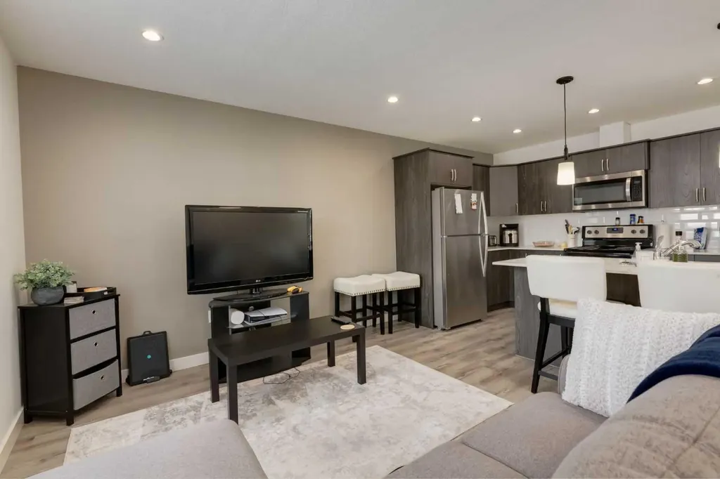 428 21 Avenue NE Calgary AB T2E 1S6