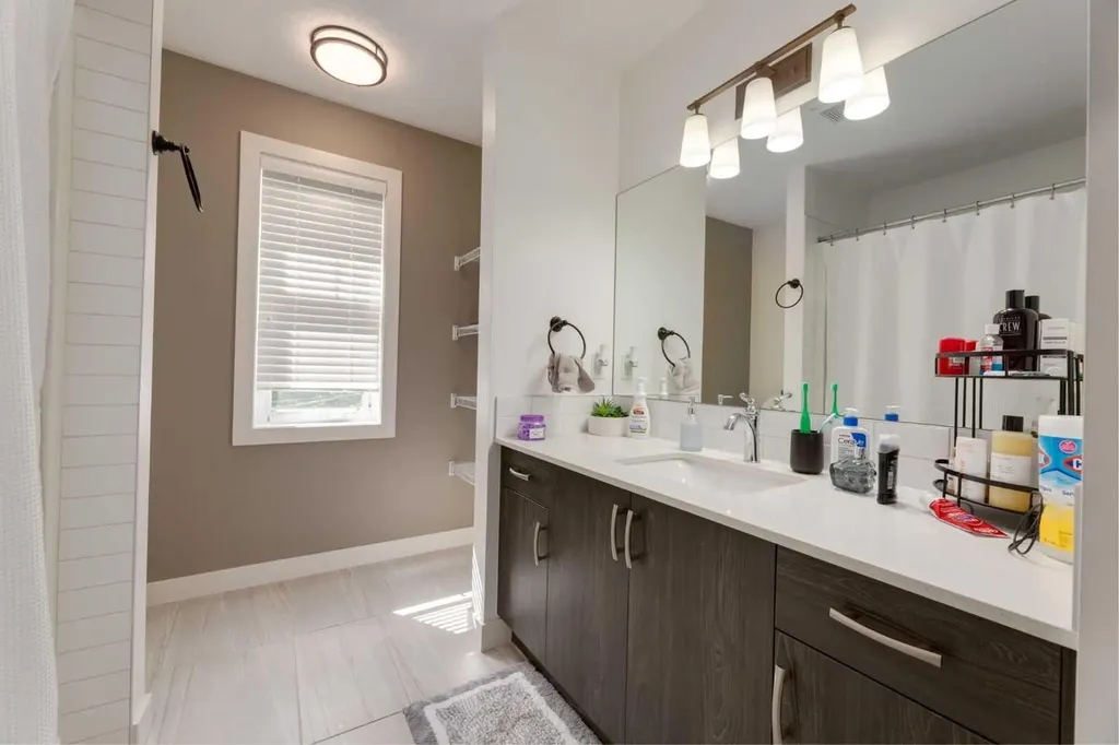 428 21 Avenue NE Calgary AB T2E 1S6