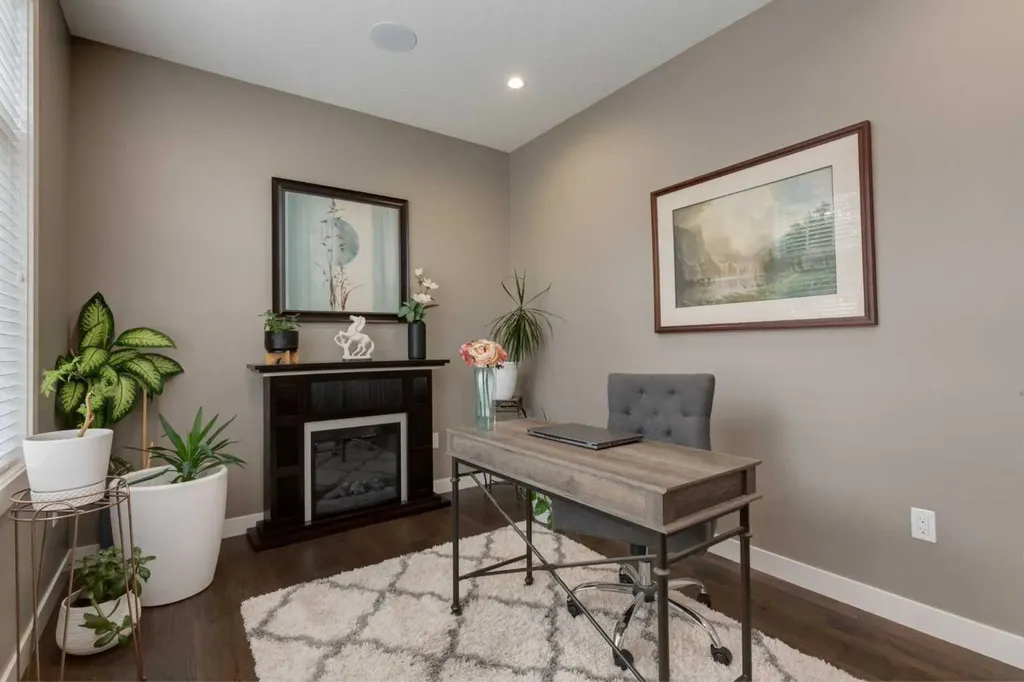 428 21 Avenue NE Calgary AB T2E 1S6