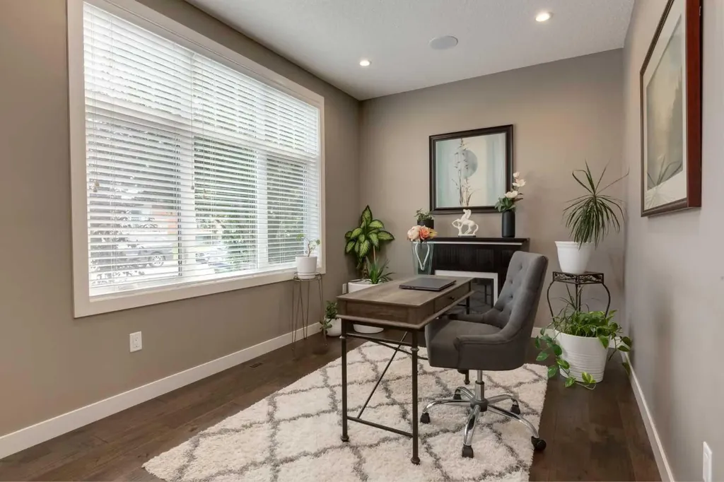 428 21 Avenue NE Calgary AB T2E 1S6