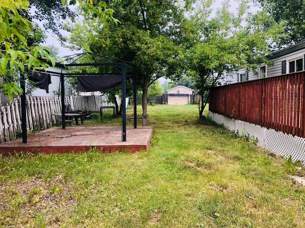 9810 102 Street High Level AB T0H 1Z0