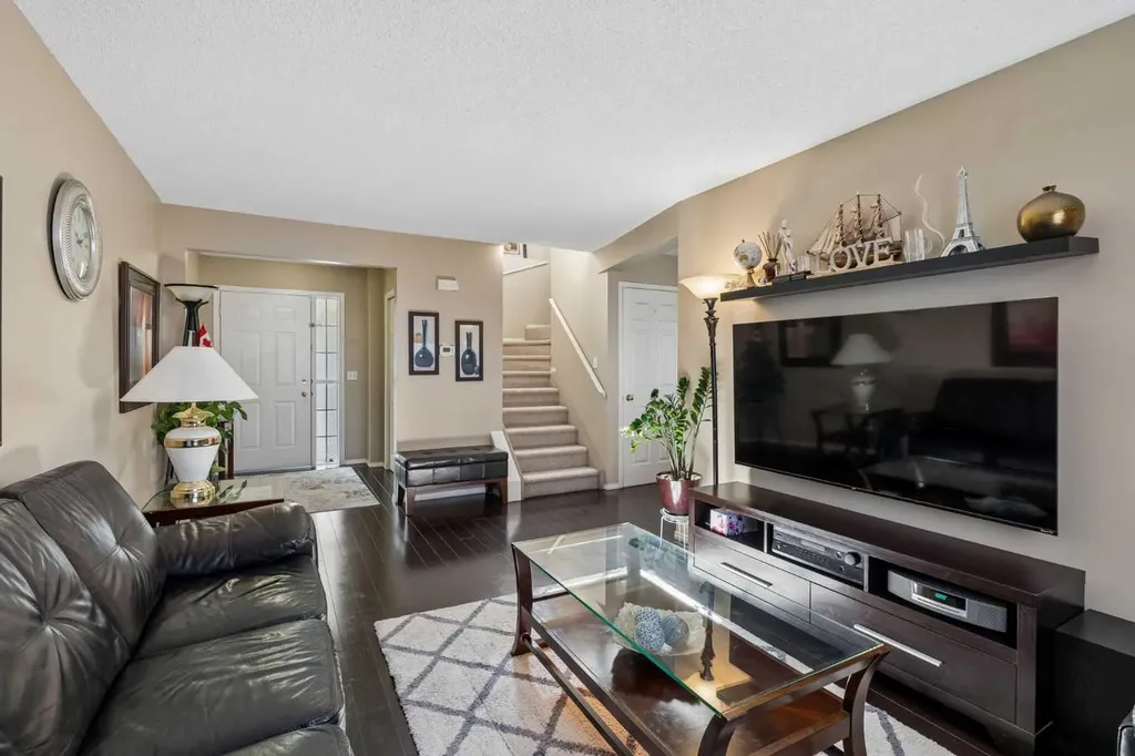100 Applemont Close SE Calgary AB T2A 7S3