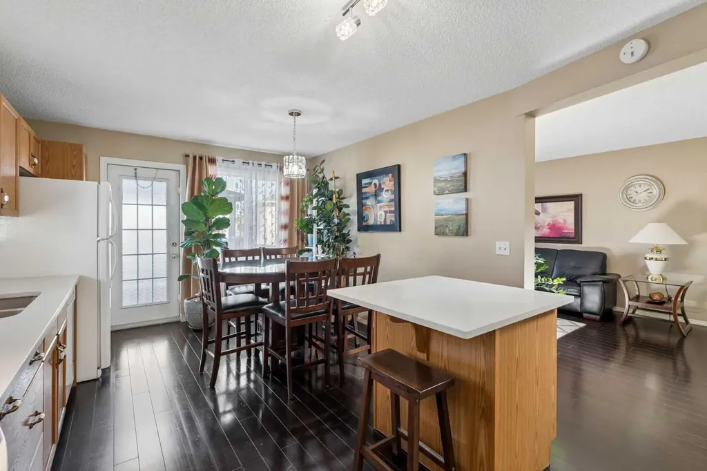 100 Applemont Close SE Calgary AB T2A 7S3