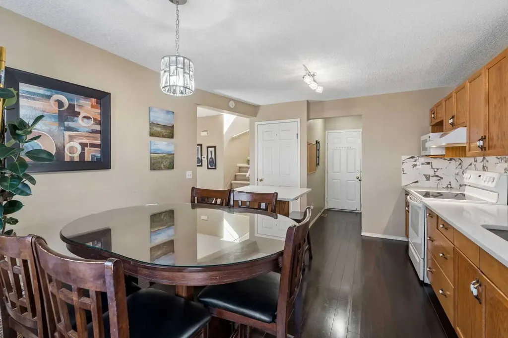 100 Applemont Close SE Calgary AB T2A 7S3