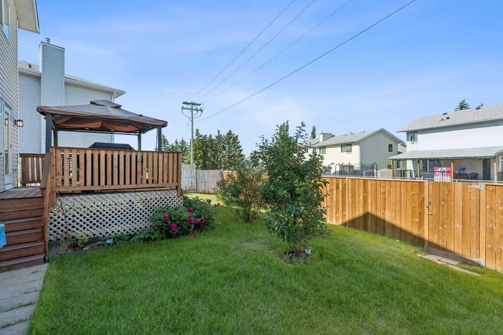 100 Applemont Close SE Calgary AB T2A 7S3