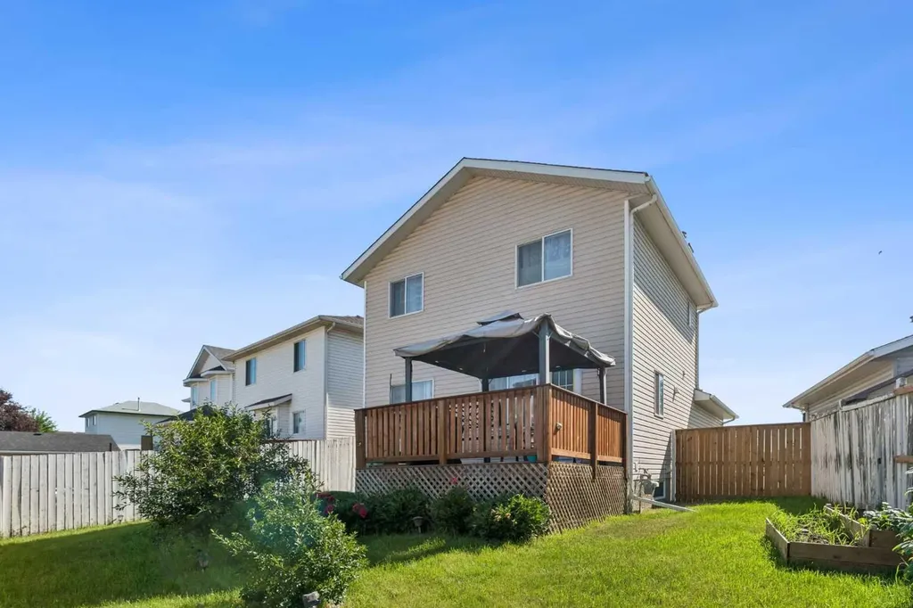 100 Applemont Close SE Calgary AB T2A 7S3