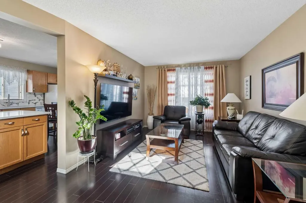 100 Applemont Close SE Calgary AB T2A 7S3