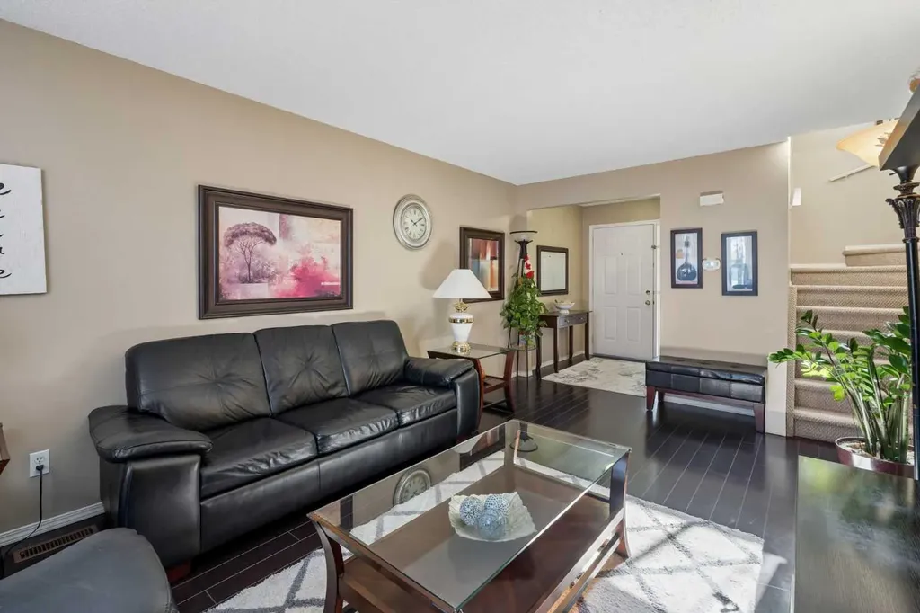 100 Applemont Close SE Calgary AB T2A 7S3