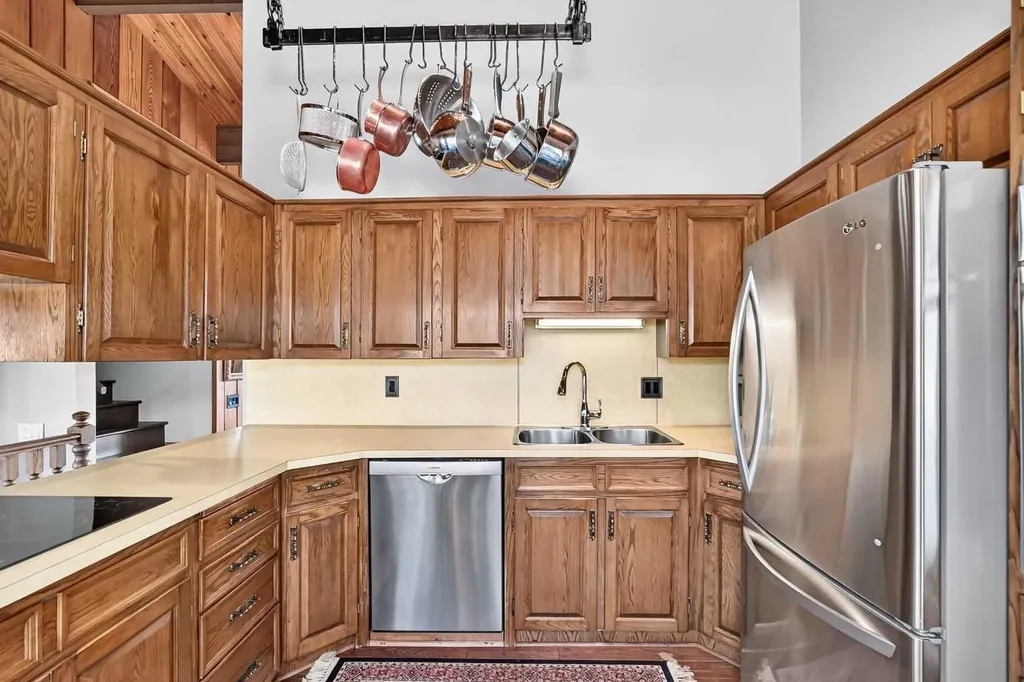 261136 Range Road 33 Rural Rocky View County AB T4C 0G6