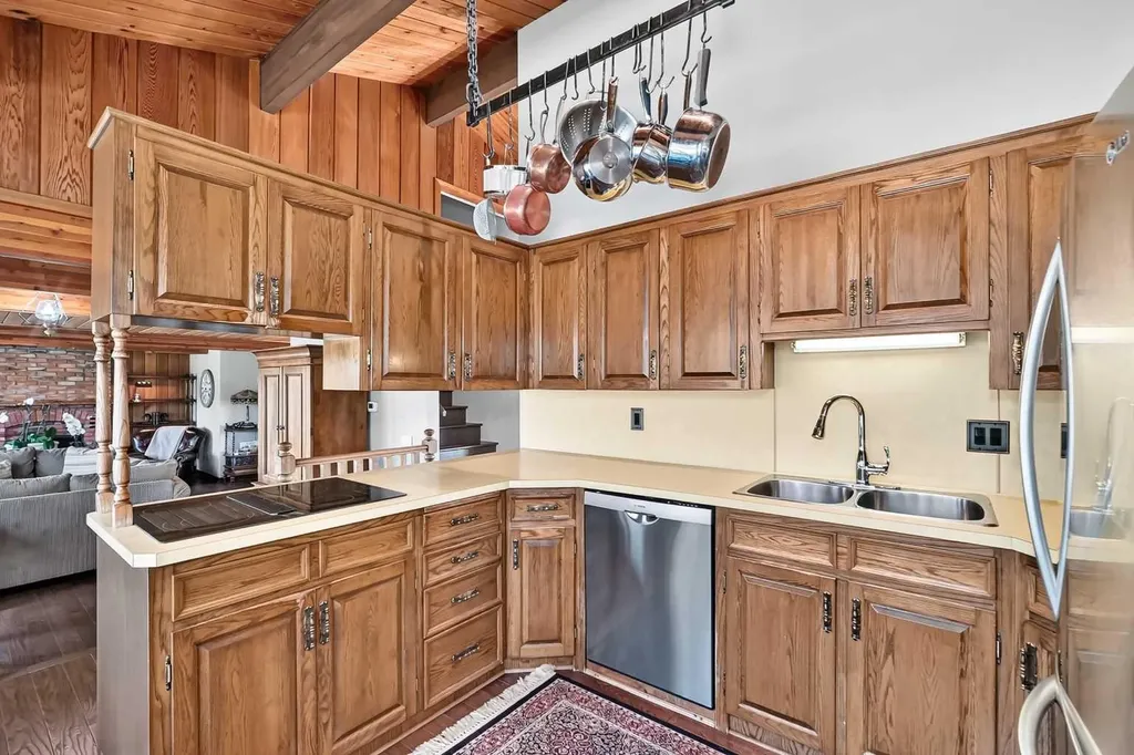 261136 Range Road 33 Rural Rocky View County AB T4C 0G6