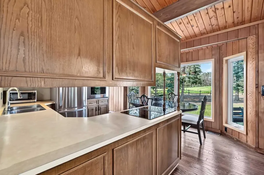 261136 Range Road 33 Rural Rocky View County AB T4C 0G6