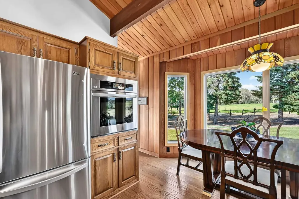261136 Range Road 33 Rural Rocky View County AB T4C 0G6