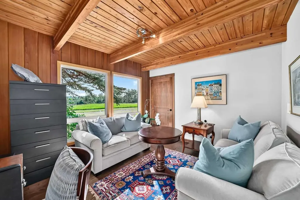 261136 Range Road 33 Rural Rocky View County AB T4C 0G6