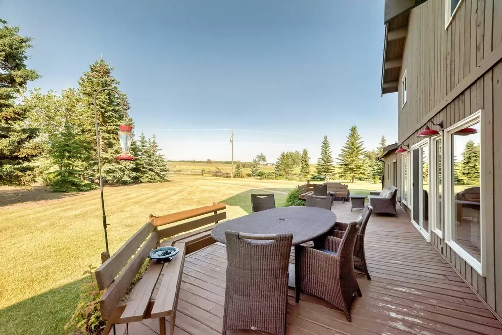 261136 Range Road 33 Rural Rocky View County AB T4C 0G6