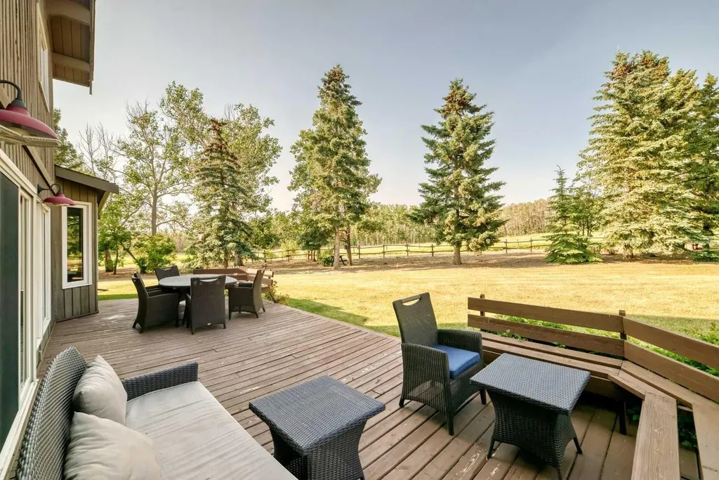 261136 Range Road 33 Rural Rocky View County AB T4C 0G6
