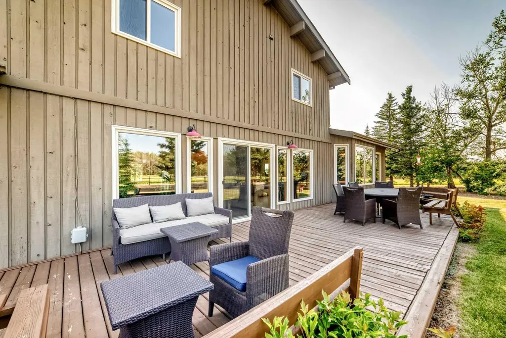 261136 Range Road 33 Rural Rocky View County AB T4C 0G6