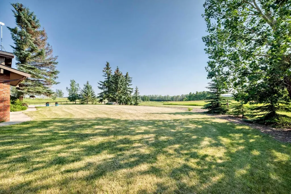 261136 Range Road 33 Rural Rocky View County AB T4C 0G6