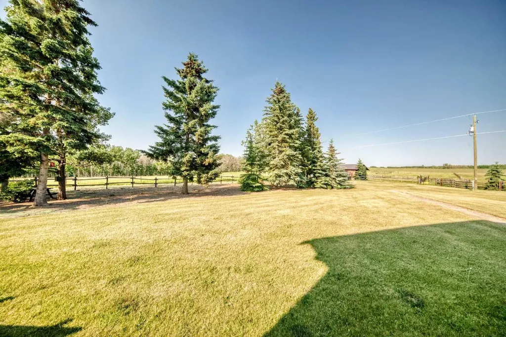 261136 Range Road 33 Rural Rocky View County AB T4C 0G6