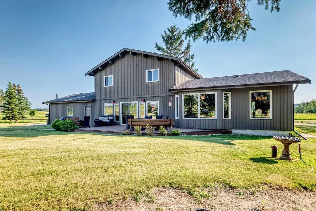 261136 Range Road 33 Rural Rocky View County AB T4C 0G6