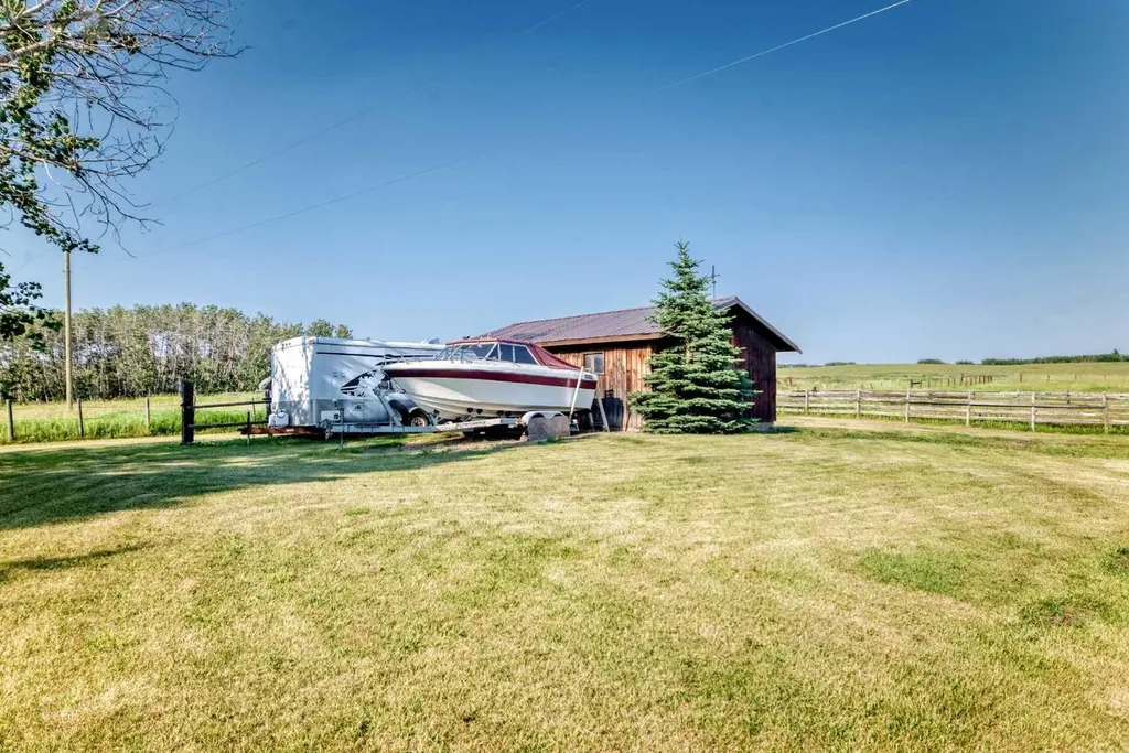261136 Range Road 33 Rural Rocky View County AB T4C 0G6