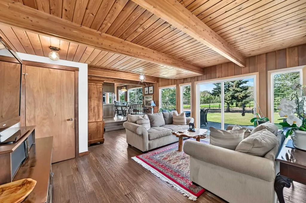 261136 Range Road 33 Rural Rocky View County AB T4C 0G6