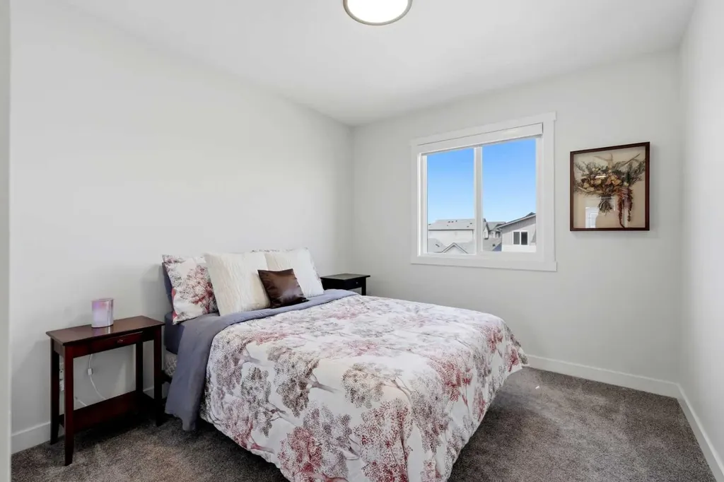 52 Emberside Grove Cochrane AB T4C 3C8