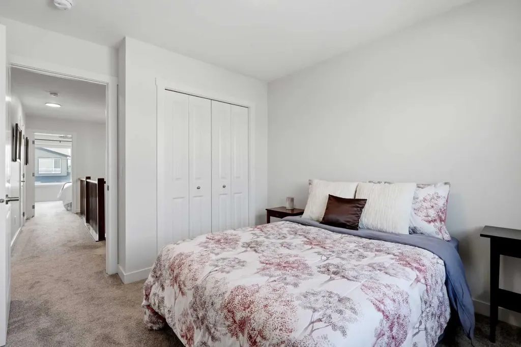 52 Emberside Grove Cochrane AB T4C 3C8