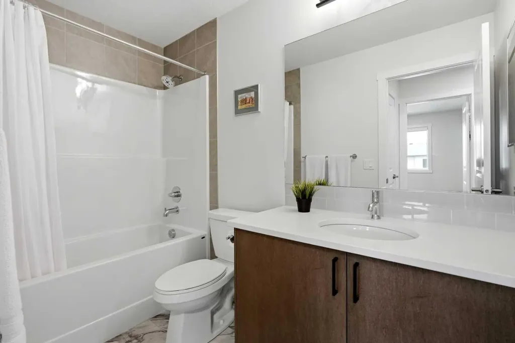 52 Emberside Grove Cochrane AB T4C 3C8