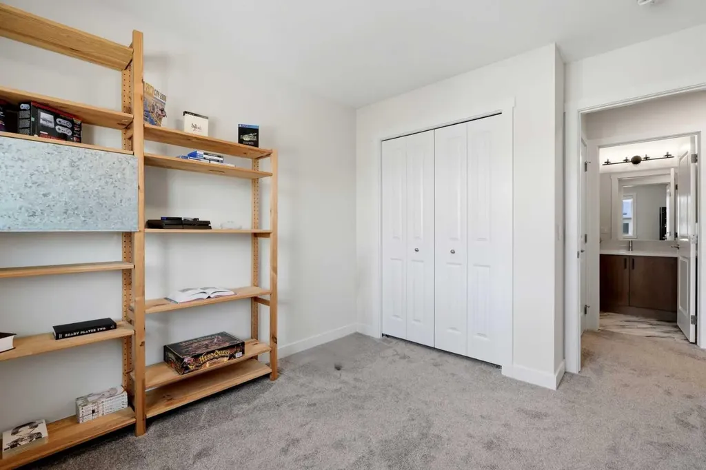52 Emberside Grove Cochrane AB T4C 3C8