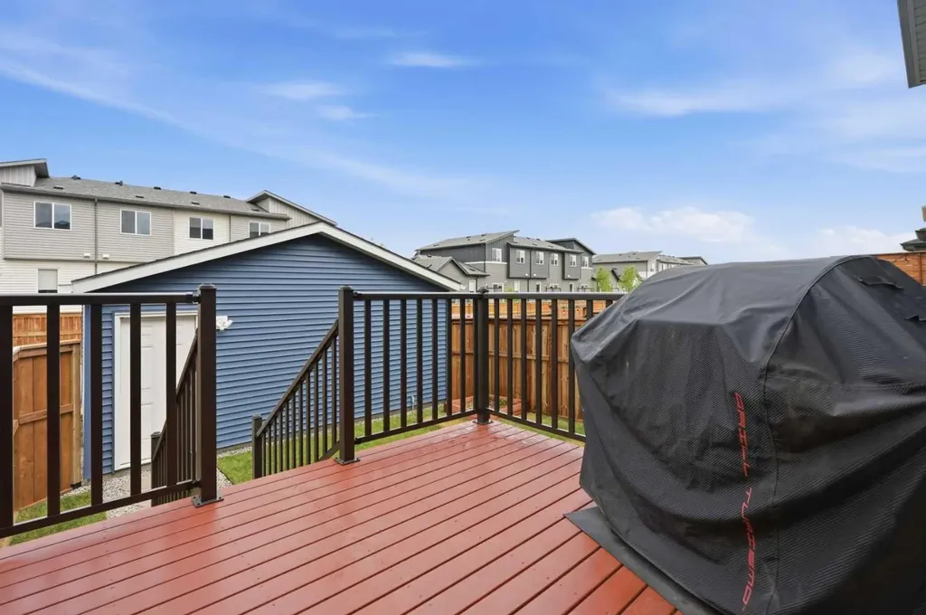52 Emberside Grove Cochrane AB T4C 3C8