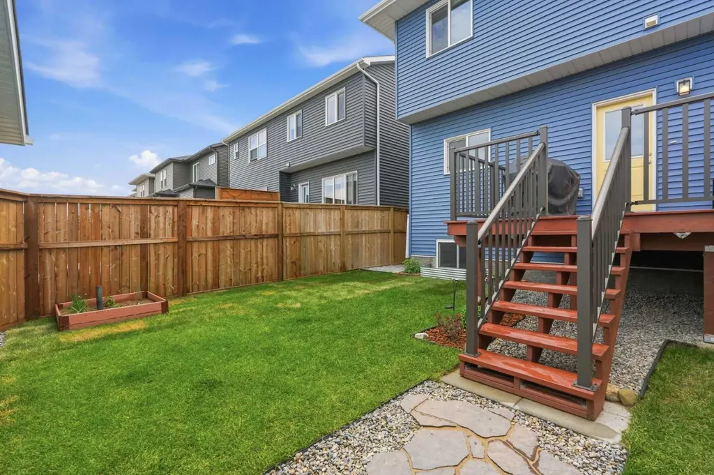 52 Emberside Grove Cochrane AB T4C 3C8