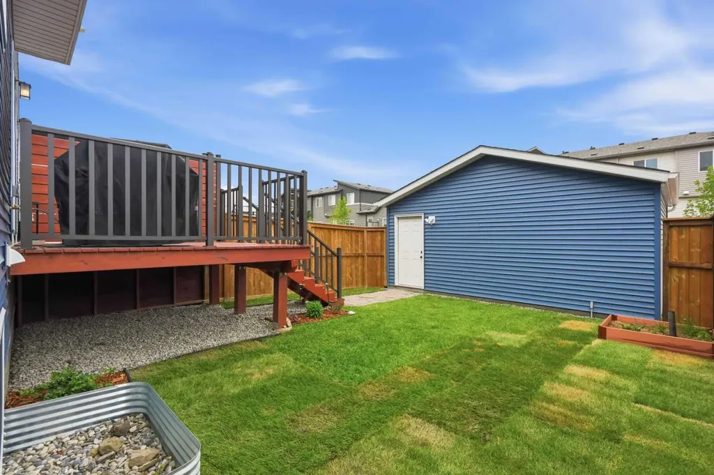 52 Emberside Grove Cochrane AB T4C 3C8