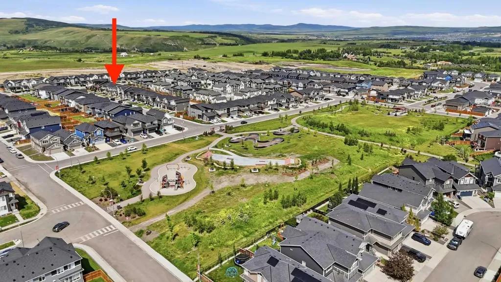 52 Emberside Grove Cochrane AB T4C 3C8