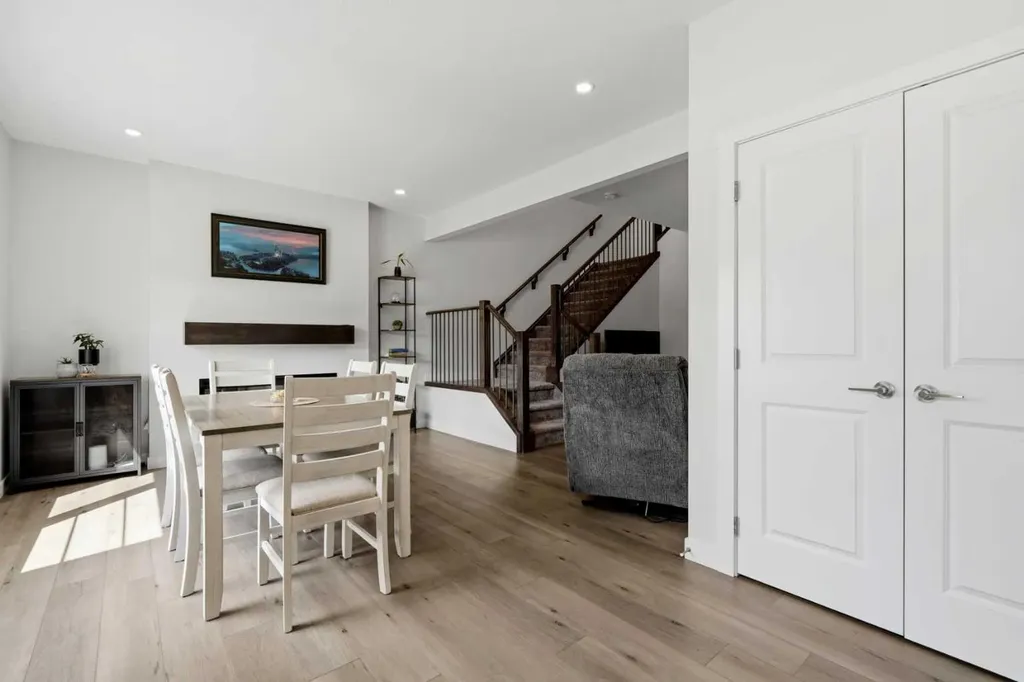 52 Emberside Grove Cochrane AB T4C 3C8