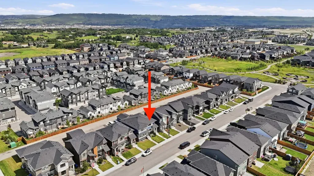 52 Emberside Grove Cochrane AB T4C 3C8