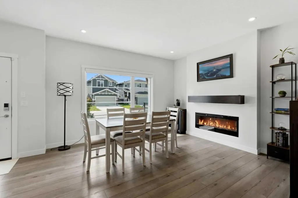 52 Emberside Grove Cochrane AB T4C 3C8