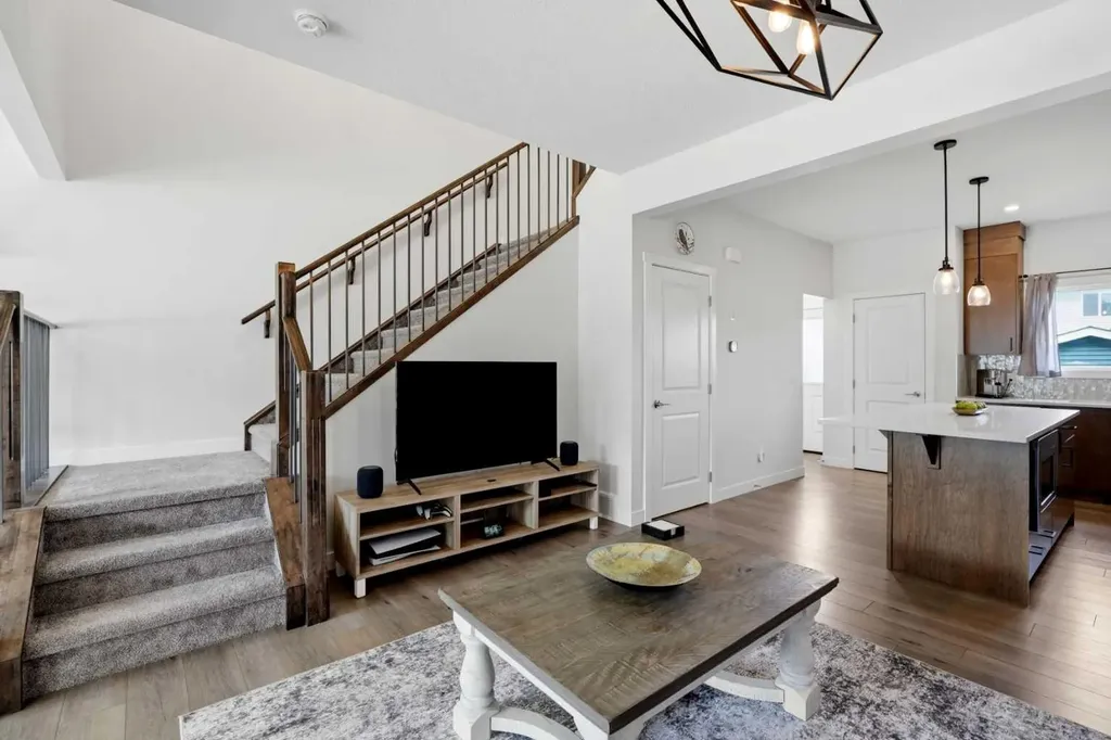 52 Emberside Grove Cochrane AB T4C 3C8