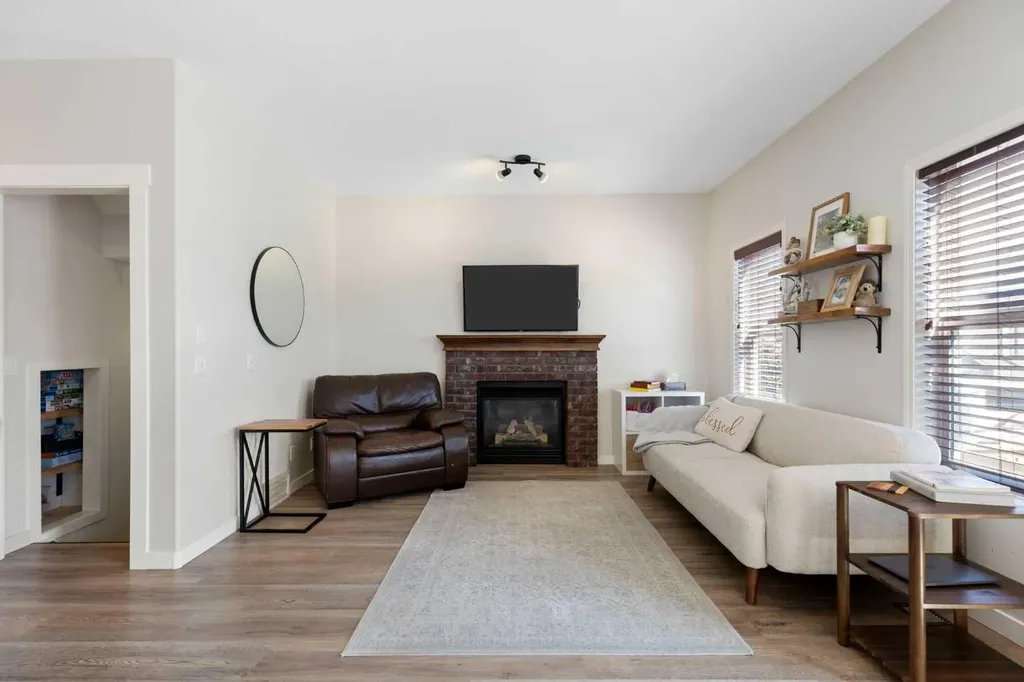 590 Coopers Drive SW Airdrie AB T4B 3M4