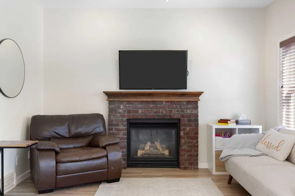 590 Coopers Drive SW Airdrie AB T4B 3M4
